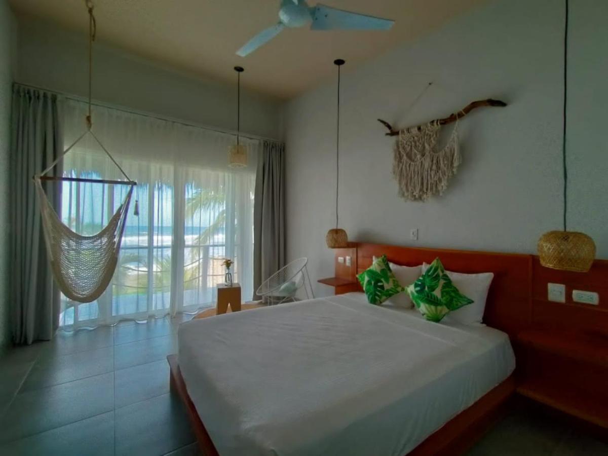Alive Beach House Transito ภายนอก รูปภาพ