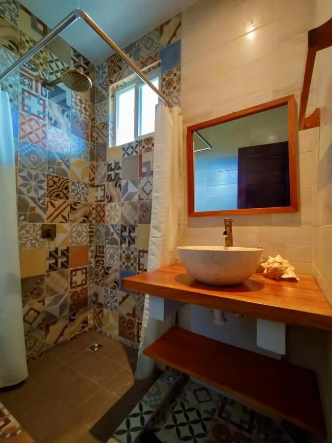 Alive Beach House Transito ภายนอก รูปภาพ