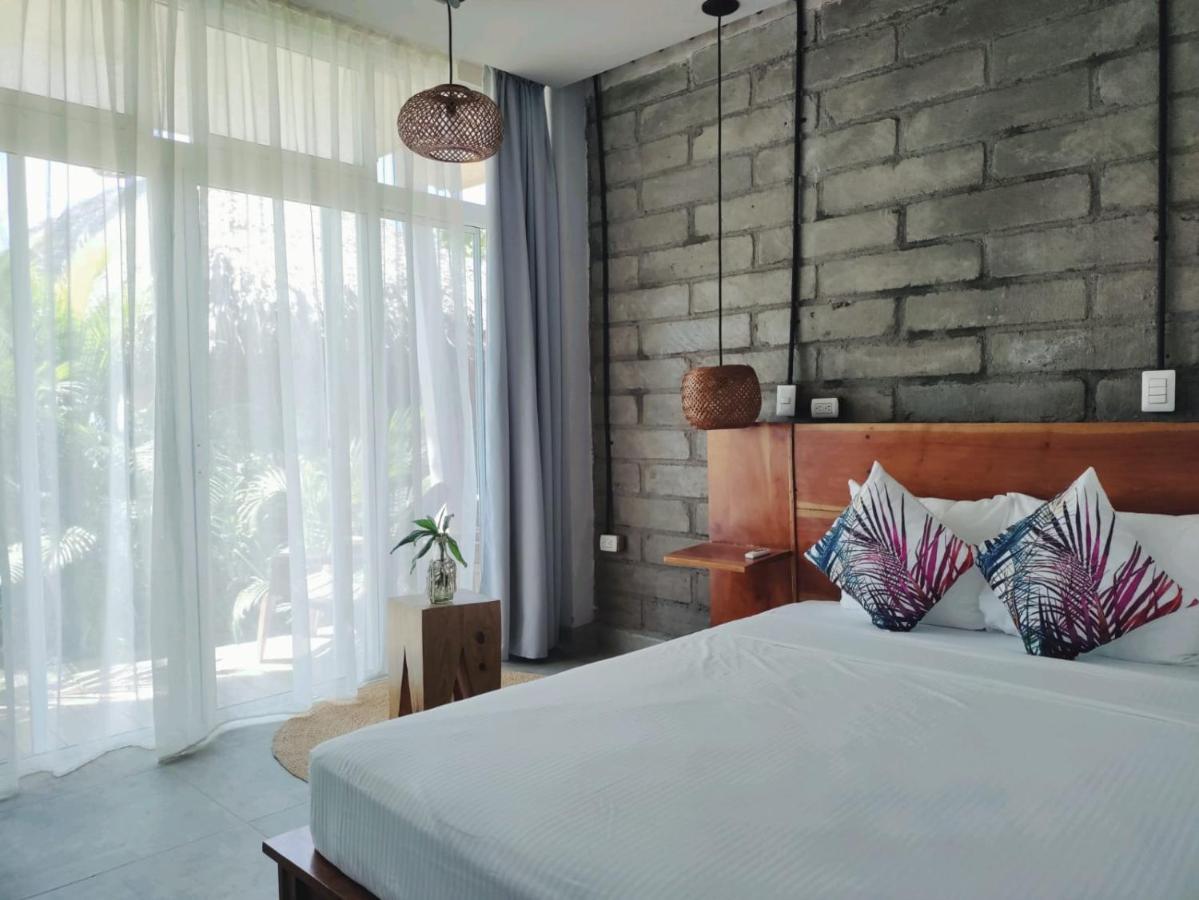 Alive Beach House Transito ภายนอก รูปภาพ