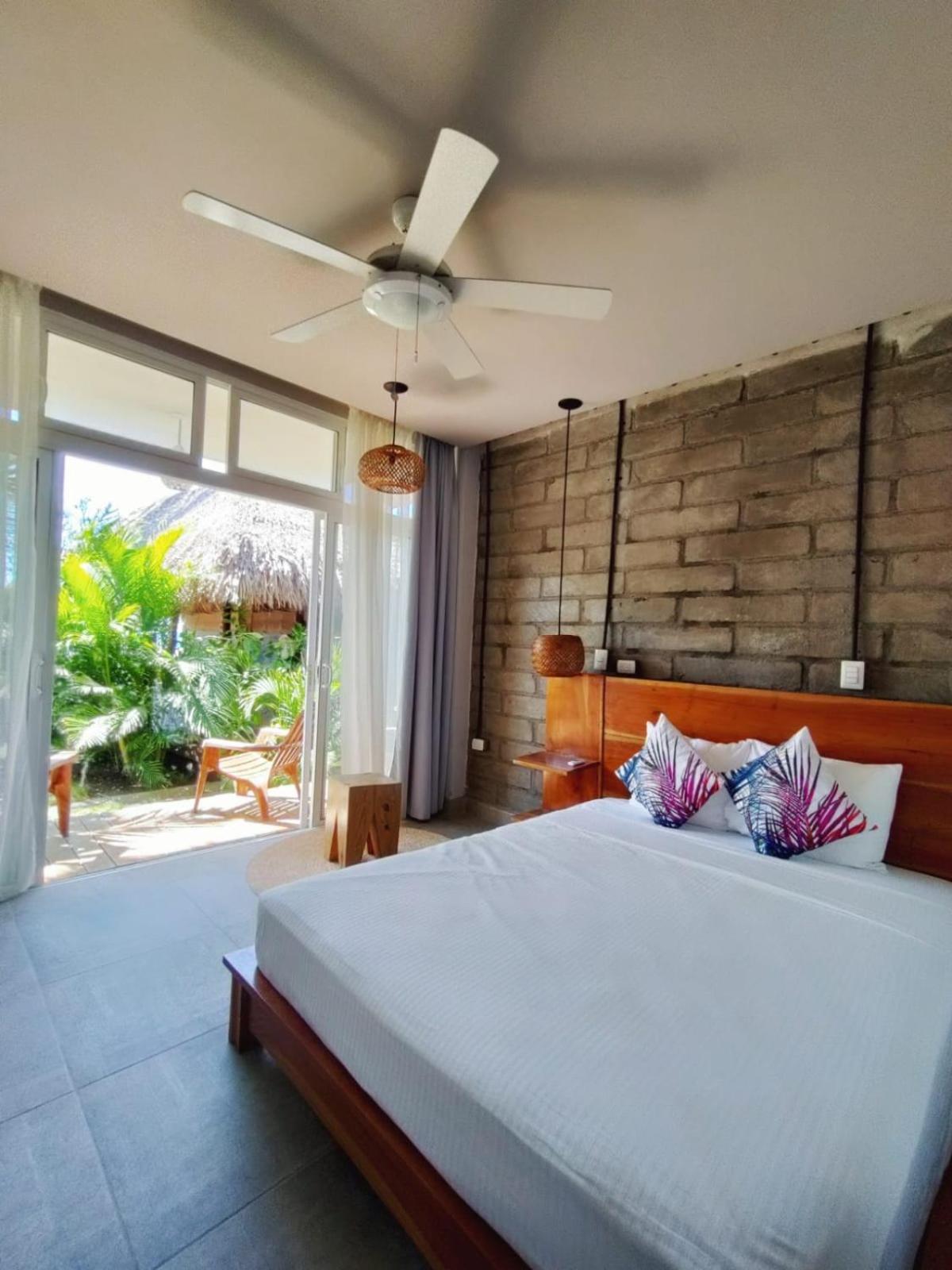 Alive Beach House Transito ภายนอก รูปภาพ